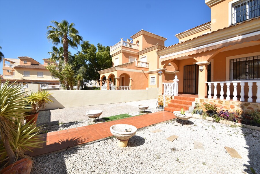 3 Bed, 2 Bath, HouseFor Sale, Algorfa, Alicante