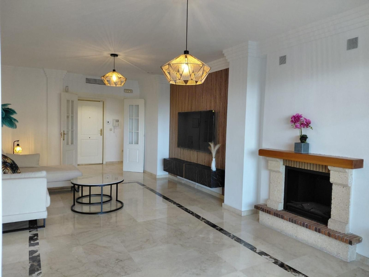 1 Bed, 1 Bath, ApartmentFor Sale, Río Real, Malaga