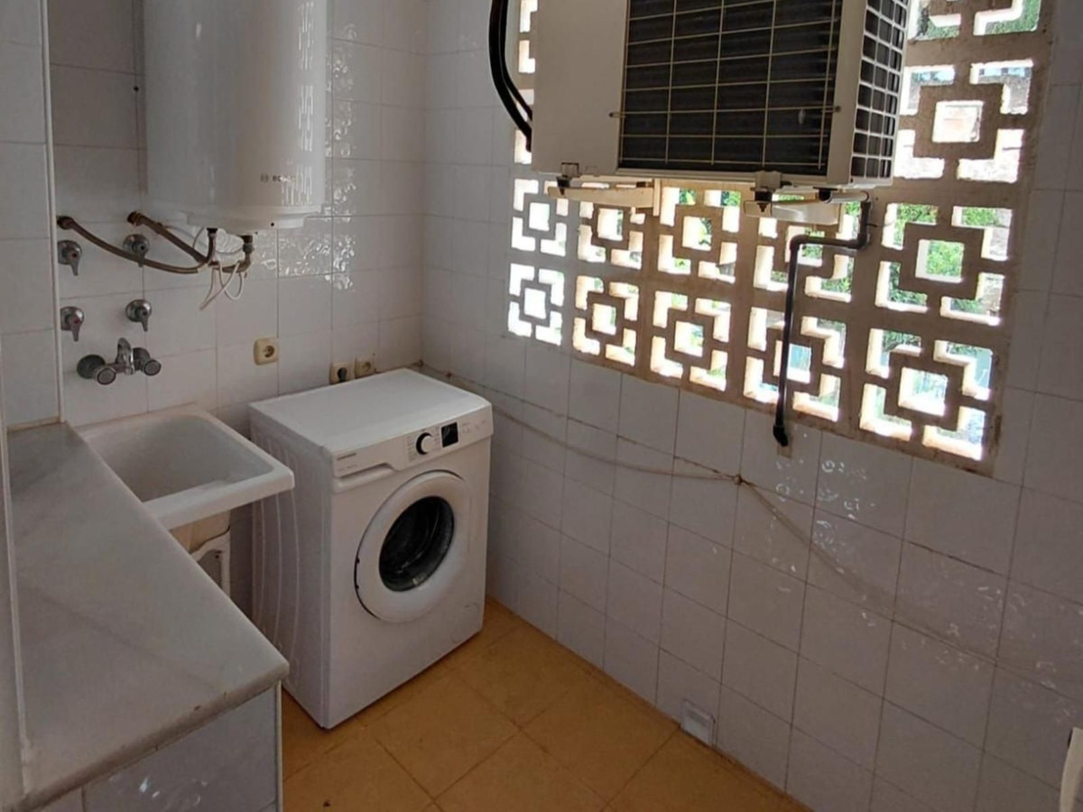 1 Bed, 1 Bath, ApartmentFor Sale, Río Real, Malaga