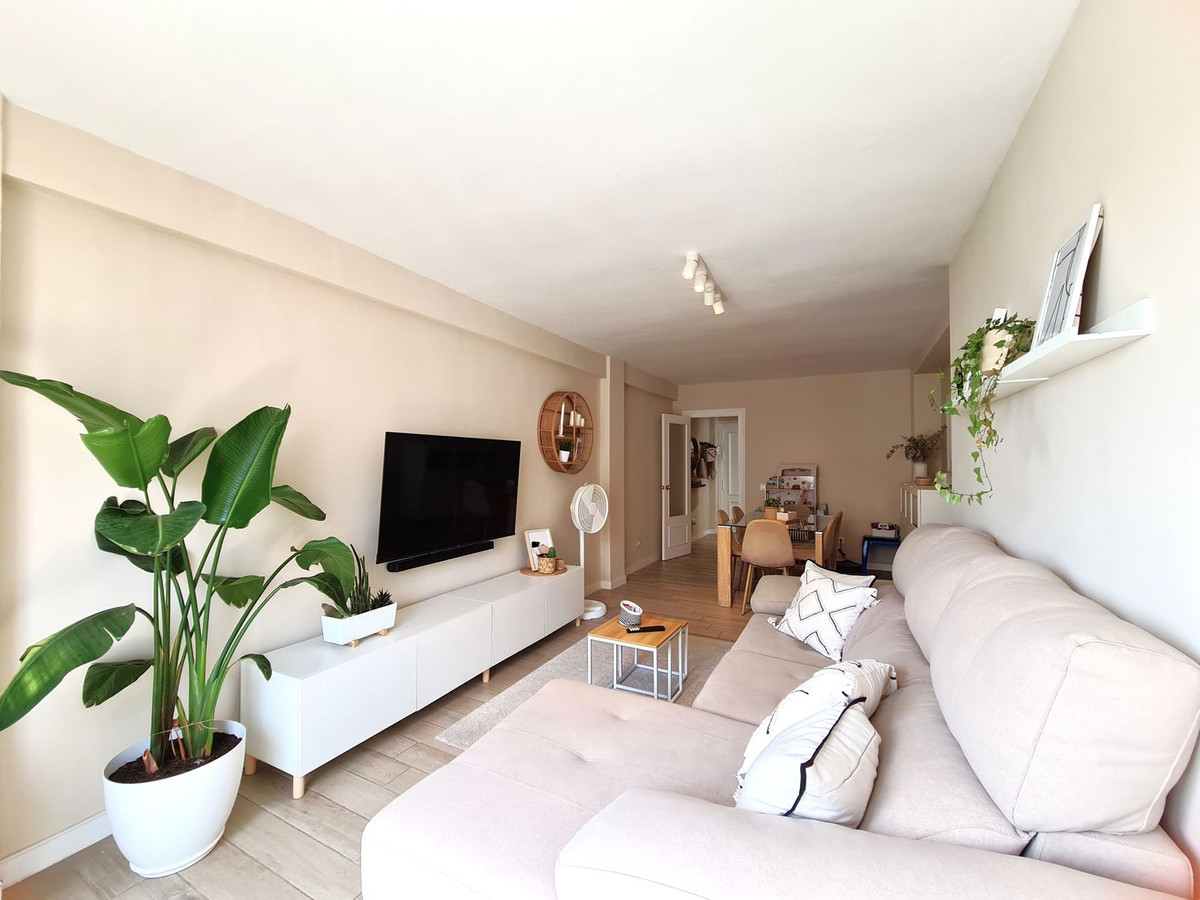 3 Bed, 1 Bath, ApartmentFor Sale, Estepona, Malaga