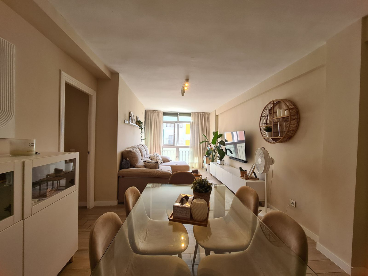 3 Bed, 1 Bath, ApartmentFor Sale, Estepona, Malaga