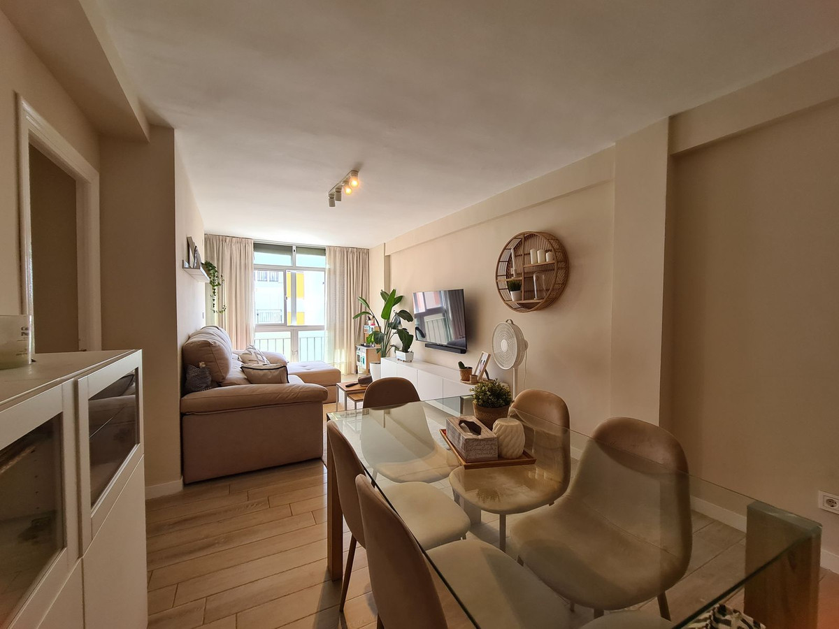 3 Bed, 1 Bath, ApartmentFor Sale, Estepona, Malaga