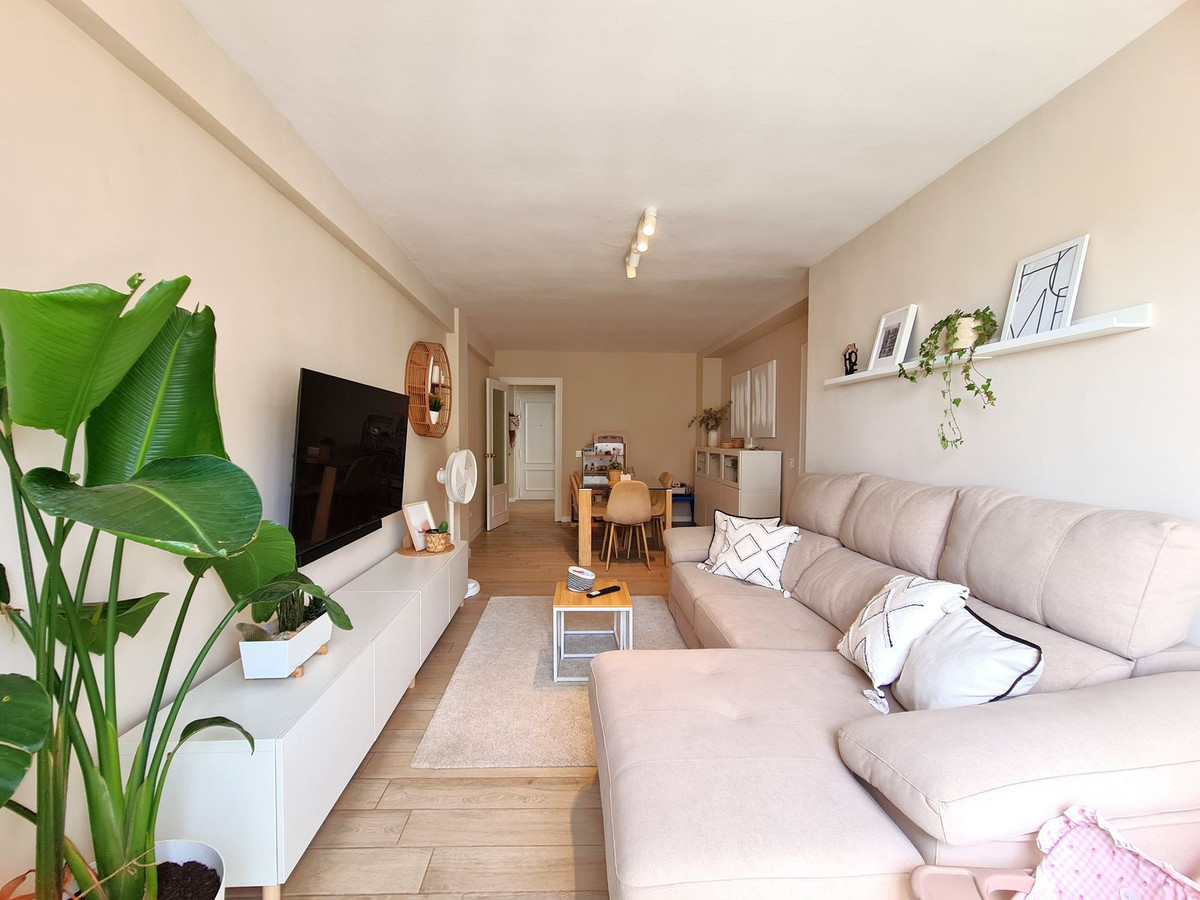 3 Bed, 1 Bath, ApartmentFor Sale, Estepona, Malaga