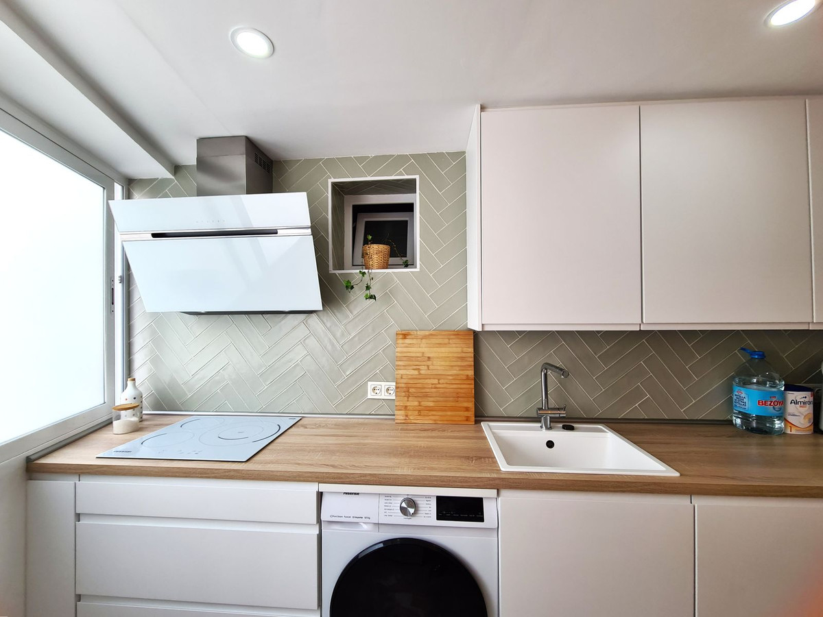 3 Bed, 1 Bath, ApartmentFor Sale, Estepona, Malaga