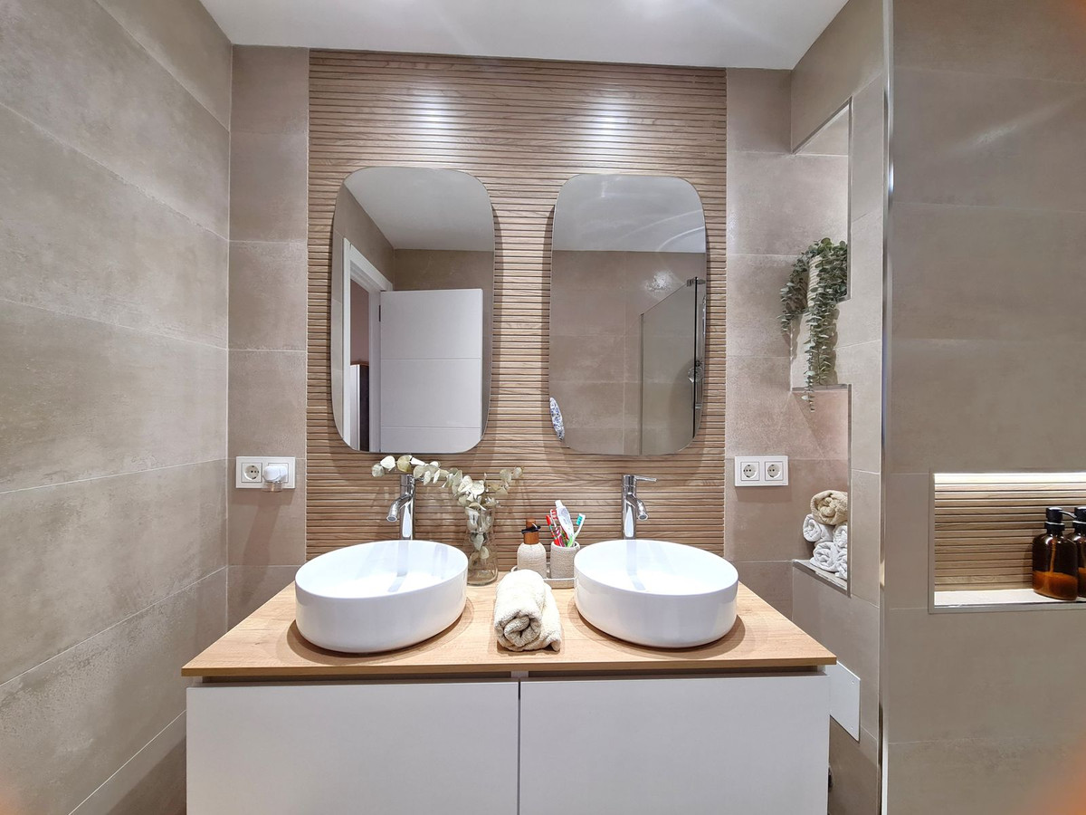 3 Bed, 1 Bath, ApartmentFor Sale, Estepona, Malaga