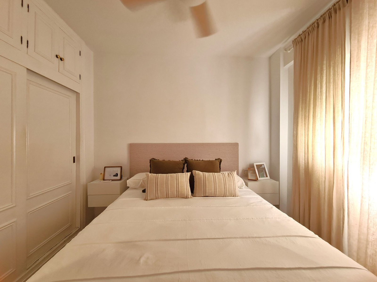 3 Bed, 1 Bath, ApartmentFor Sale, Estepona, Malaga