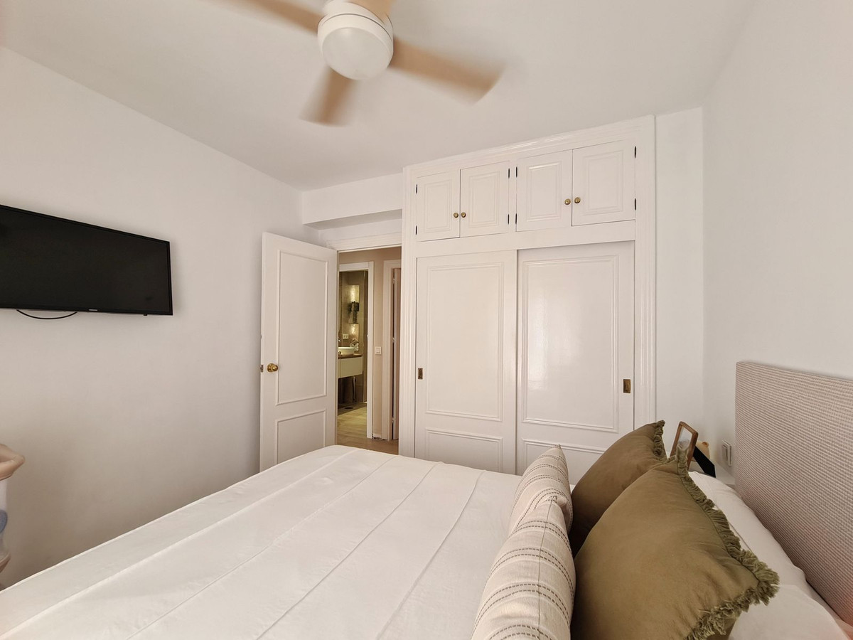 3 Bed, 1 Bath, ApartmentFor Sale, Estepona, Malaga