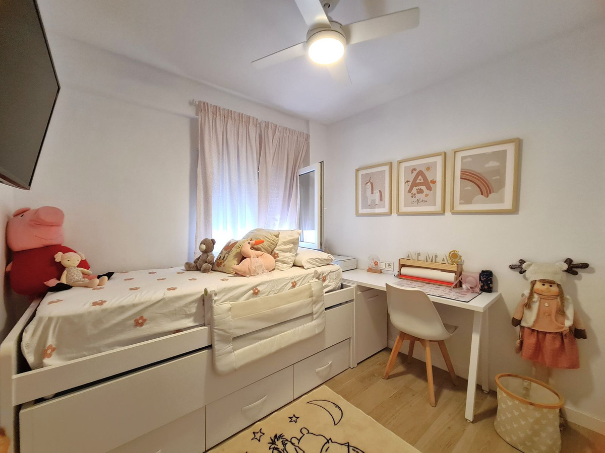 3 Bed, 1 Bath, ApartmentFor Sale, Estepona, Malaga