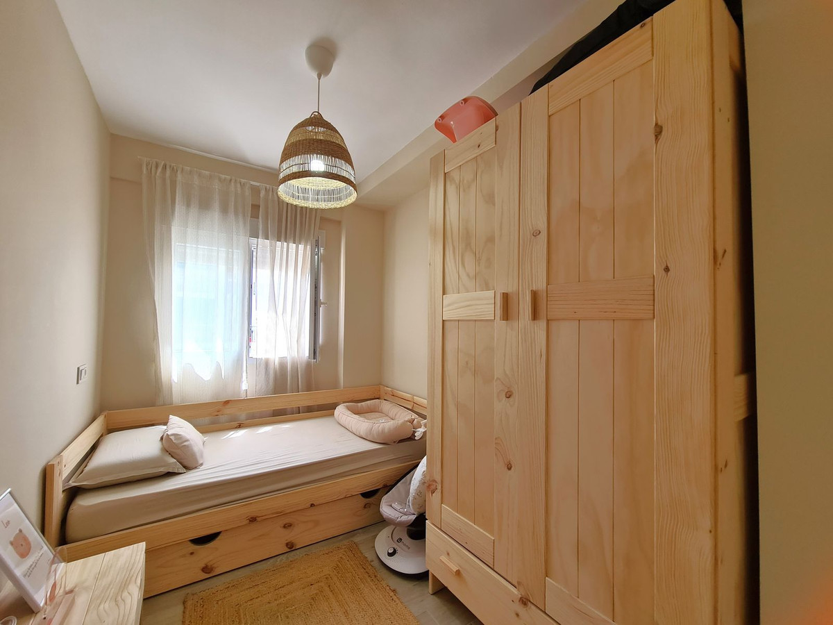 3 Bed, 1 Bath, ApartmentFor Sale, Estepona, Malaga