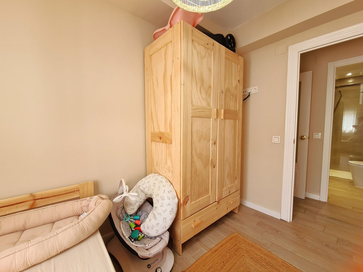 3 Bed, 1 Bath, ApartmentFor Sale, Estepona, Malaga