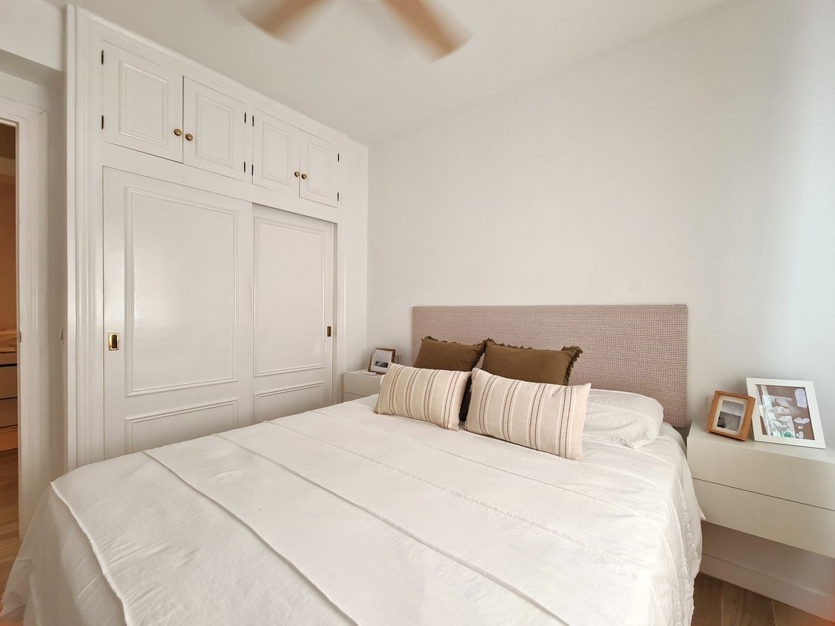 3 Bed, 1 Bath, ApartmentFor Sale, Estepona, Malaga