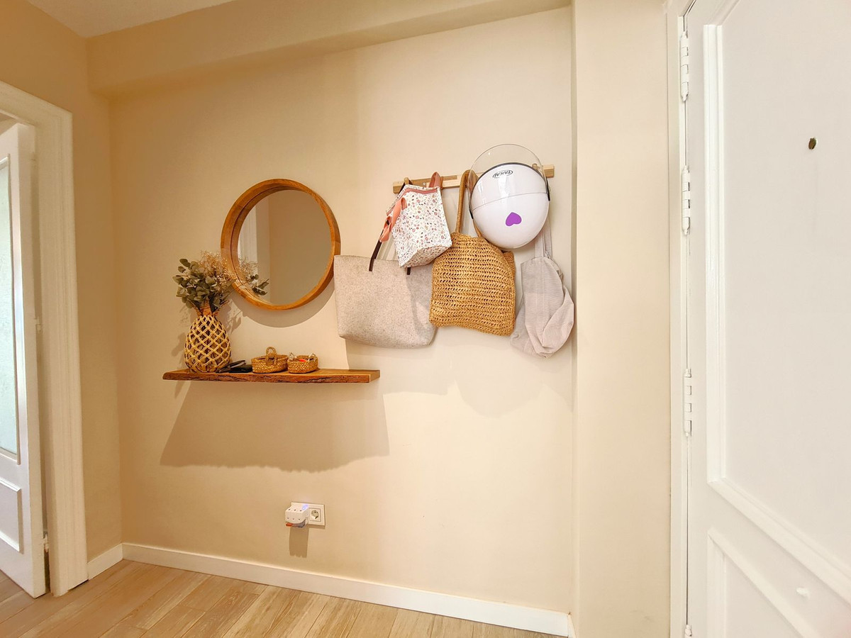 3 Bed, 1 Bath, ApartmentFor Sale, Estepona, Malaga