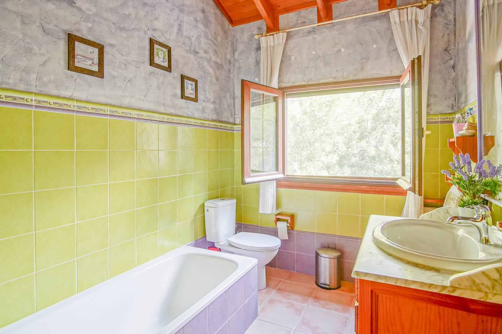 4 Bed, 2 Bath, HouseFor Sale, Orba, Alicante