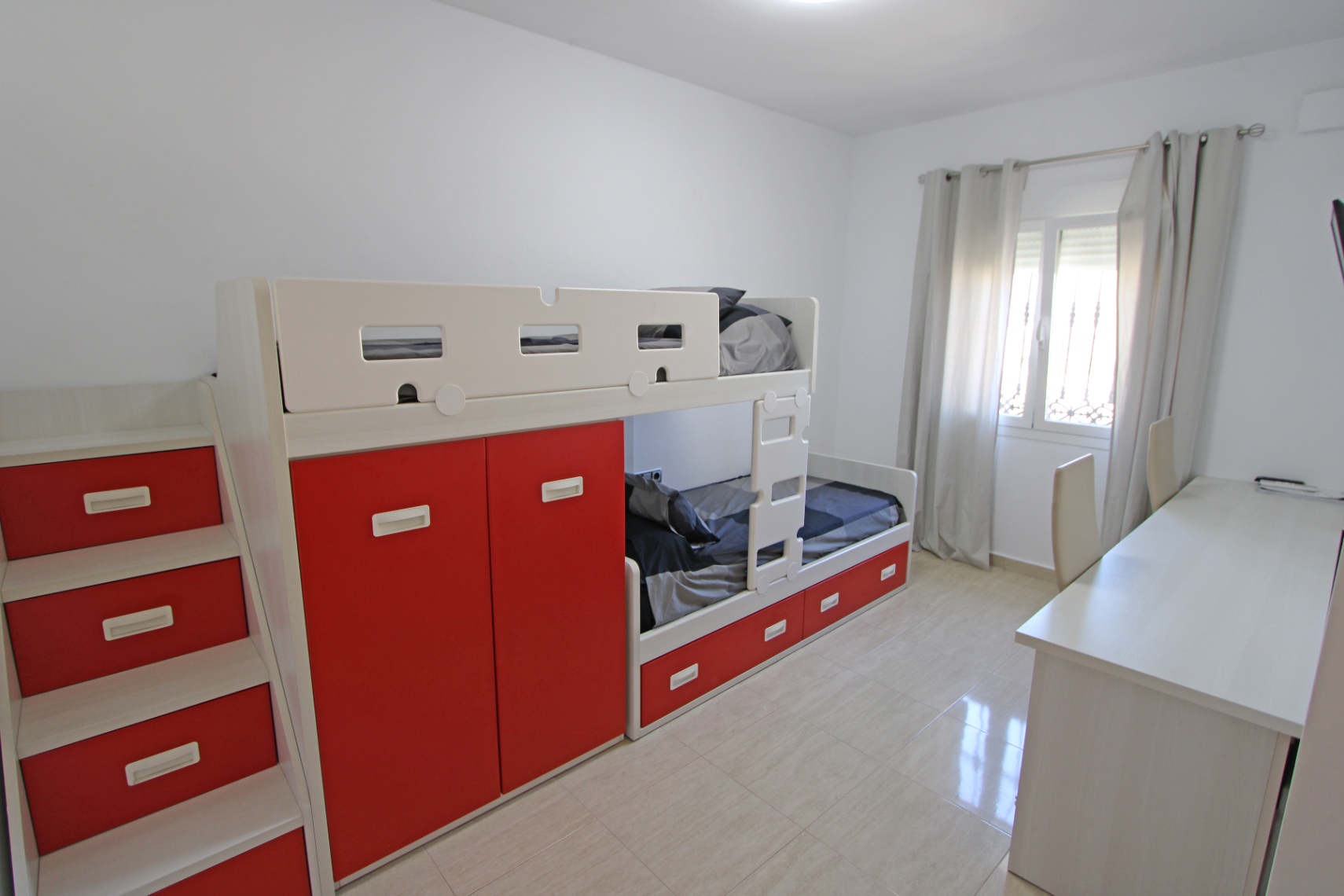 5 Bed, 3 Bath, HouseFor Sale, Orba, Alicante