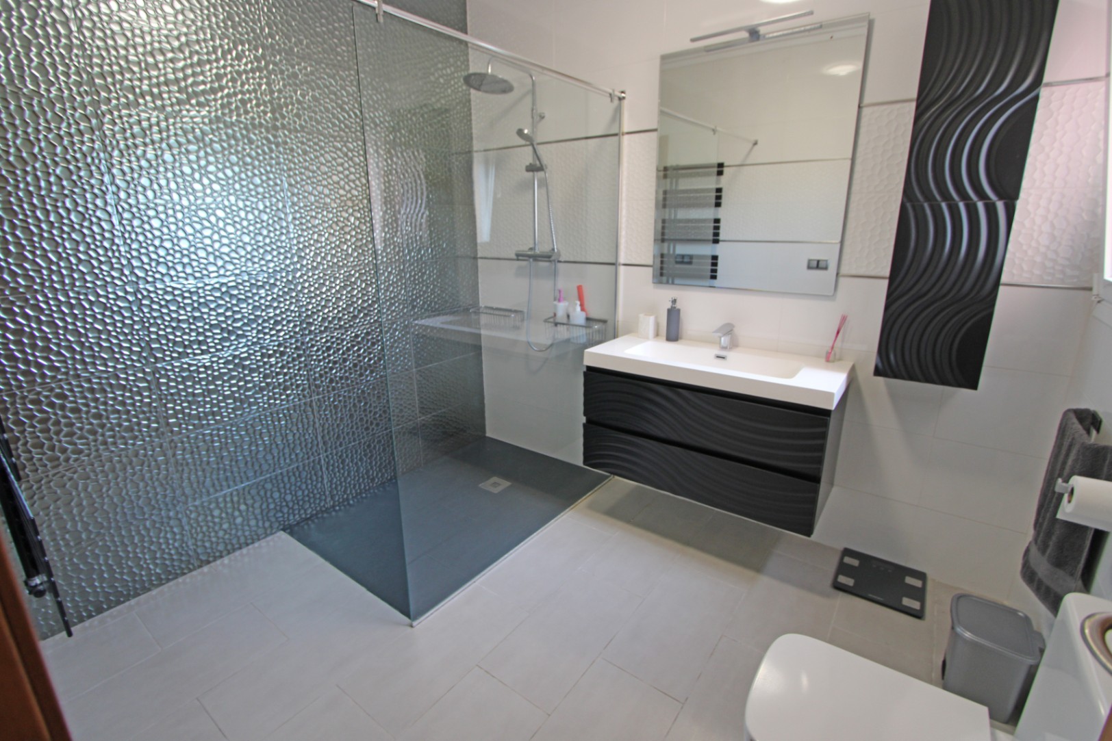 5 Bed, 3 Bath, HouseFor Sale, Orba, Alicante