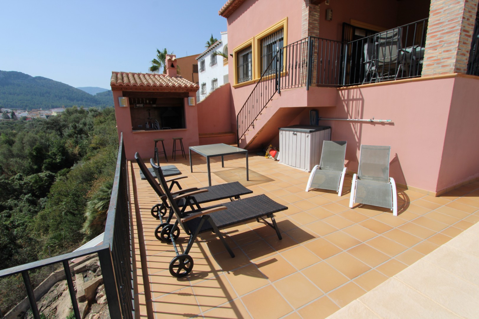 5 Bed, 3 Bath, HouseFor Sale, Orba, Alicante