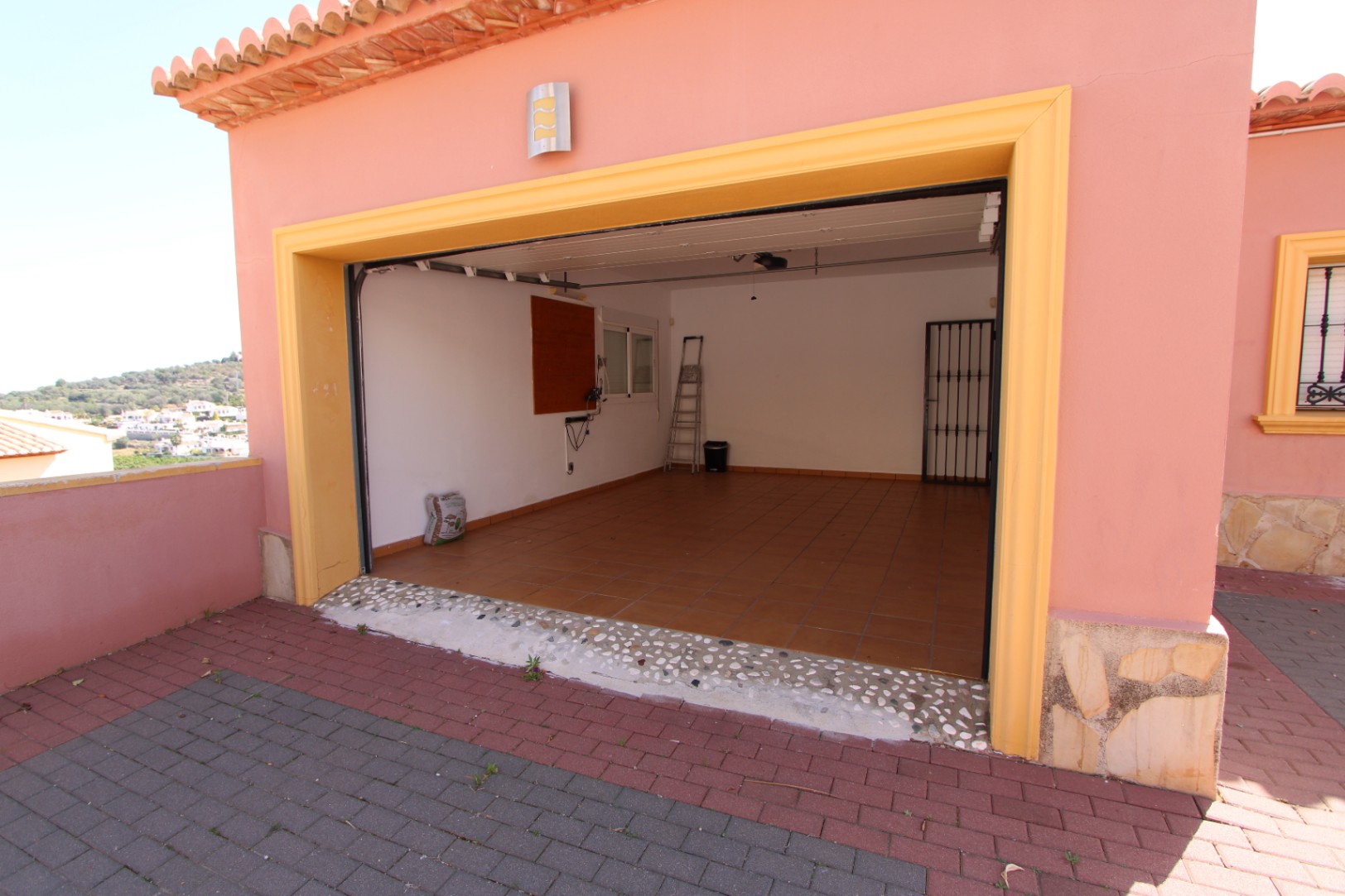 5 Bed, 3 Bath, HouseFor Sale, Orba, Alicante