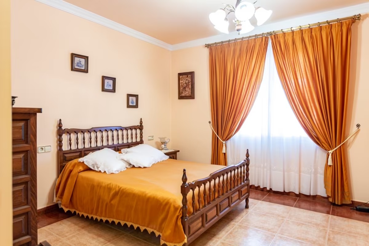 4 Bed, 3 Bath, HouseFor Sale, Denia, Alicante