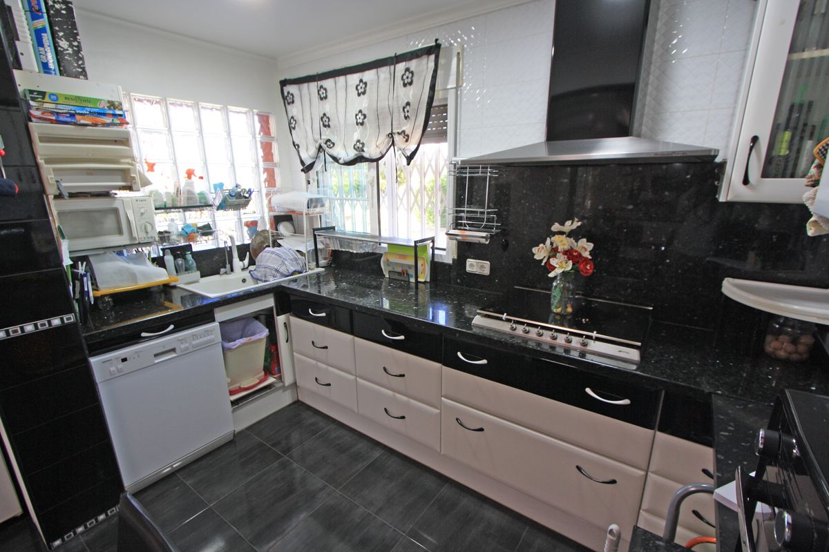 4 Bed, 2 Bath, HouseFor Sale, Els Poblets, Alicante