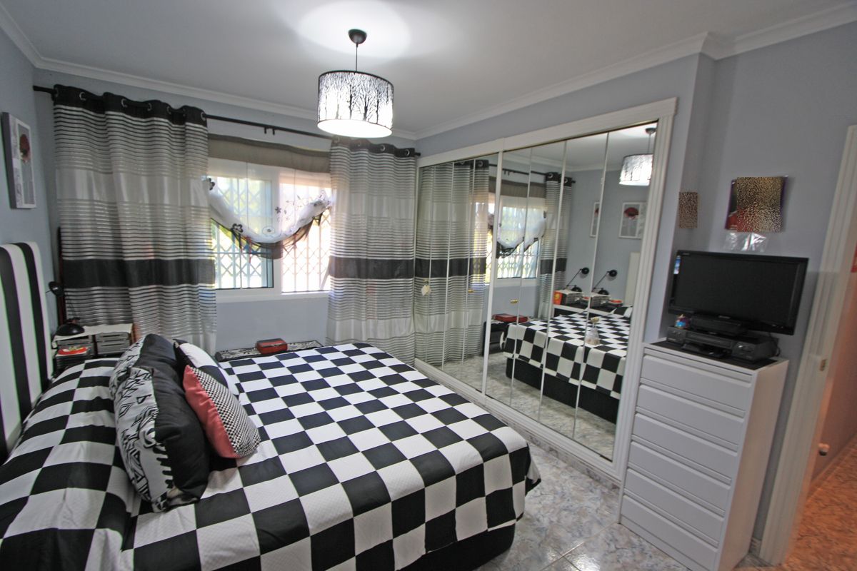 4 Bed, 2 Bath, HouseFor Sale, Els Poblets, Alicante