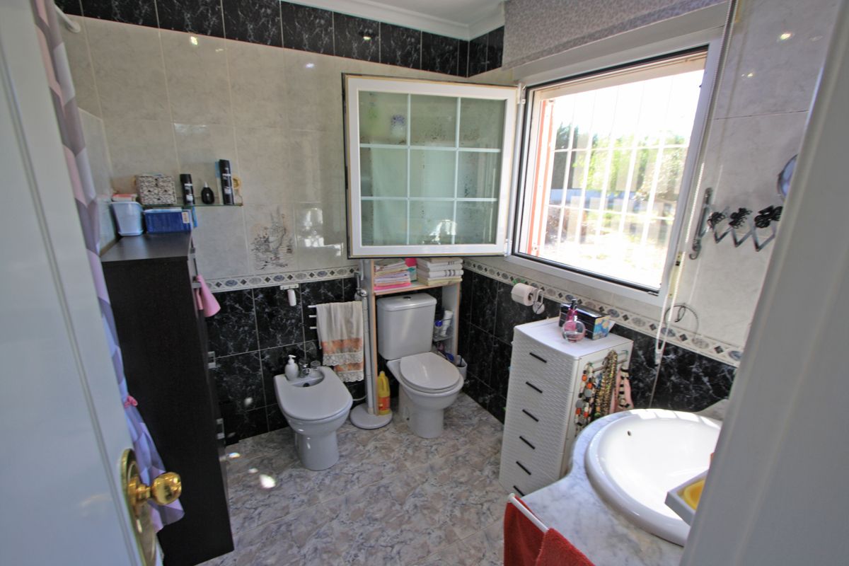 4 Bed, 2 Bath, HouseFor Sale, Els Poblets, Alicante