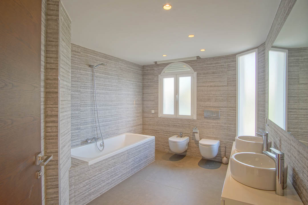 5 Bed, 6 Bath, HouseFor Sale, L`Alfas del Pi, Alicante