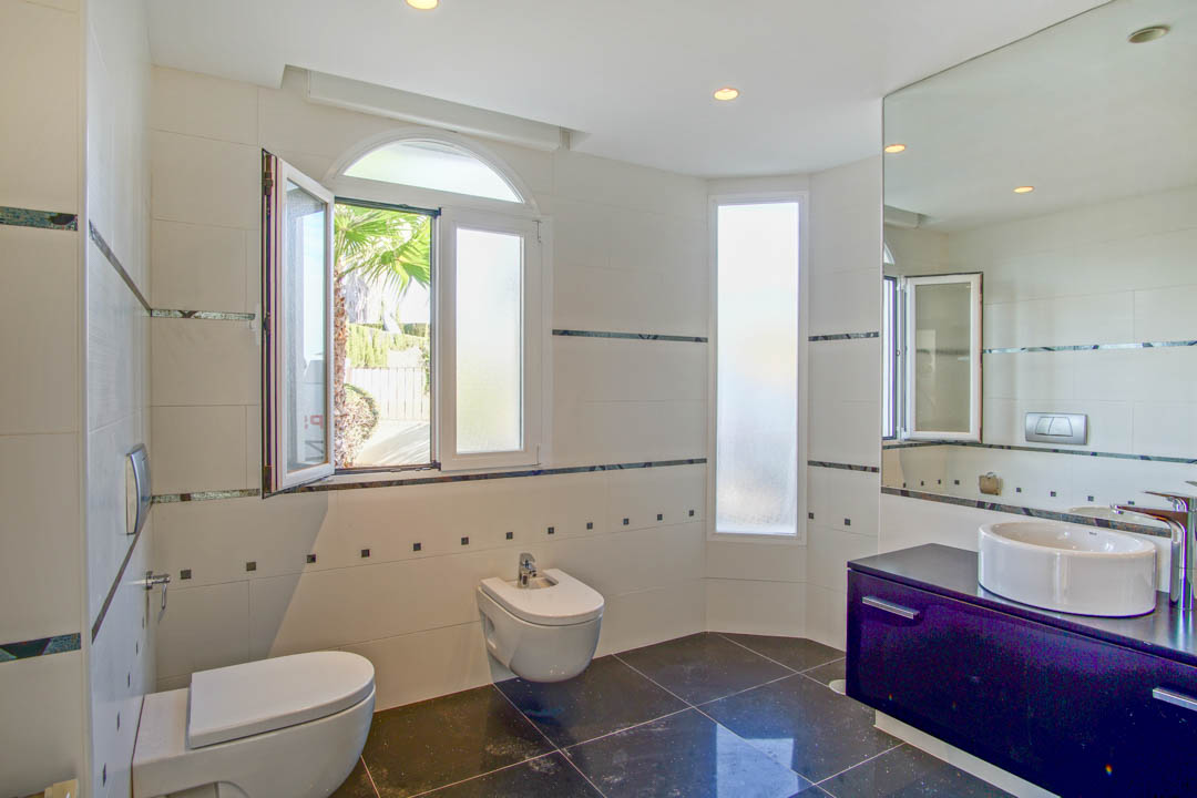 5 Bed, 6 Bath, HouseFor Sale, L`Alfas del Pi, Alicante