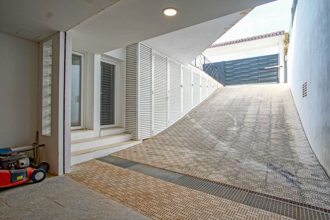 5 Bed, 6 Bath, HouseFor Sale, L`Alfas del Pi, Alicante