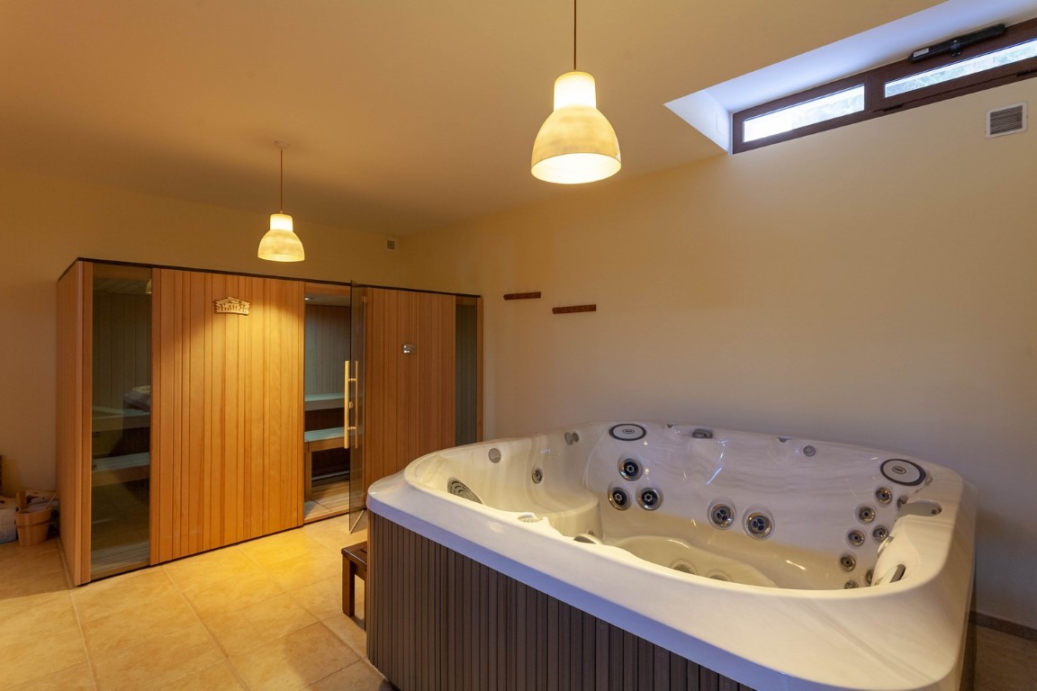 5 Bed, 5 Bath, HouseFor Sale, Calpe, Alicante