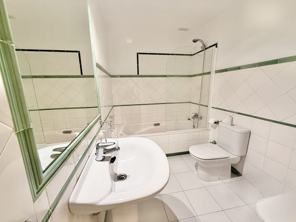 4 Bed, 3 Bath, HouseFor Sale, La Quinta, Malaga