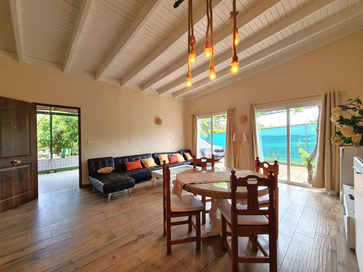 2 Bed, 1 Bath, HouseFor Sale, Estepona, Malaga