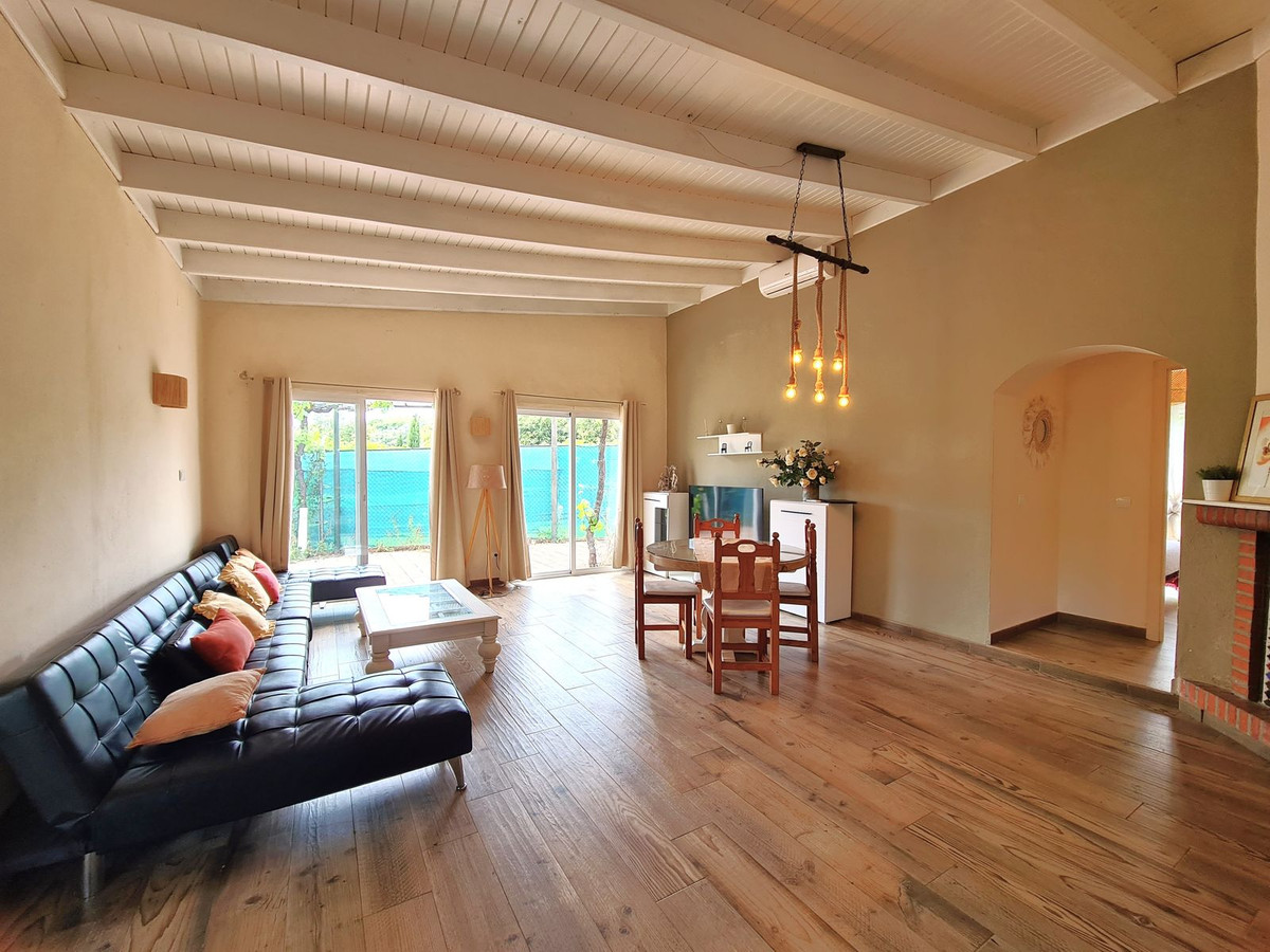 2 Bed, 1 Bath, HouseFor Sale, Estepona, Malaga