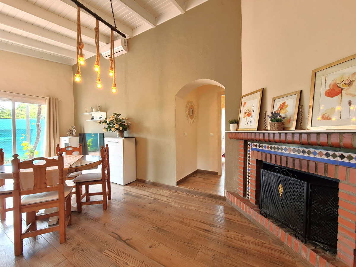 2 Bed, 1 Bath, HouseFor Sale, Estepona, Malaga