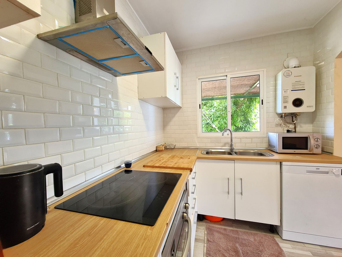 2 Bed, 1 Bath, HouseFor Sale, Estepona, Malaga