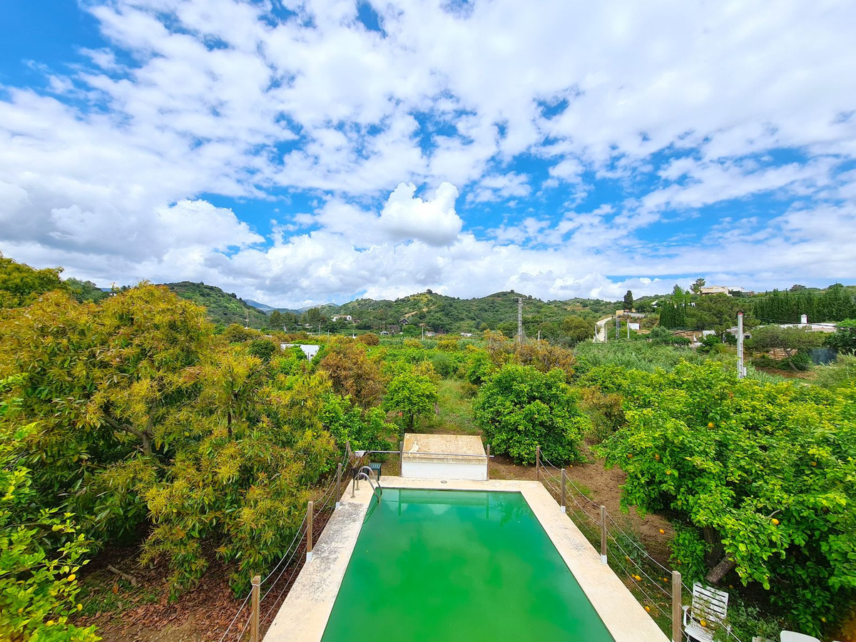 2 Bed, 1 Bath, HouseFor Sale, Estepona, Malaga