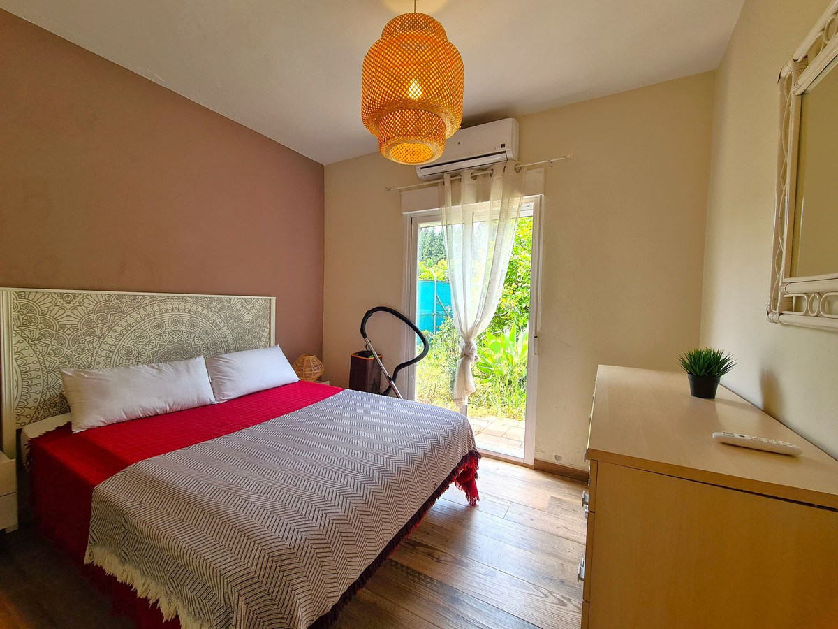 2 Bed, 1 Bath, HouseFor Sale, Estepona, Malaga