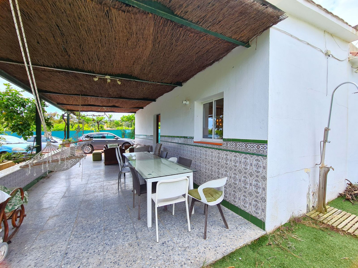 2 Bed, 1 Bath, HouseFor Sale, Estepona, Malaga