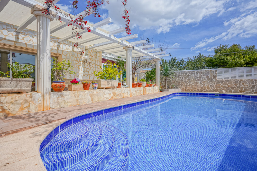 Commercial Property, For Sale