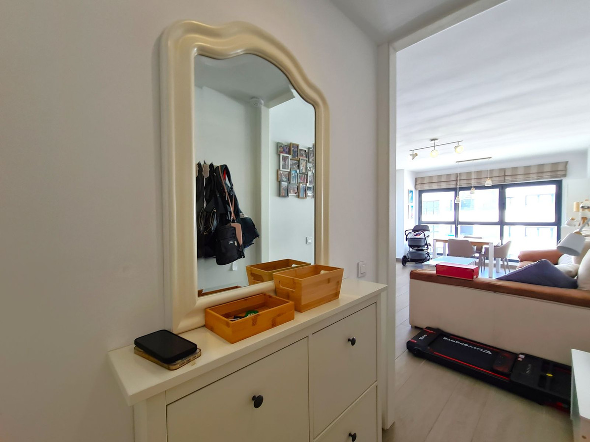 3 Bed, 2 Bath, ApartmentFor Sale, Estepona, Malaga