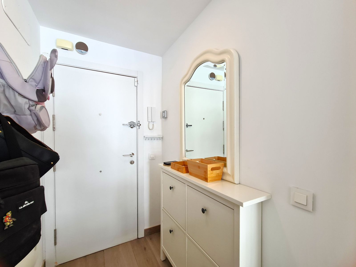 3 Bed, 2 Bath, ApartmentFor Sale, Estepona, Malaga