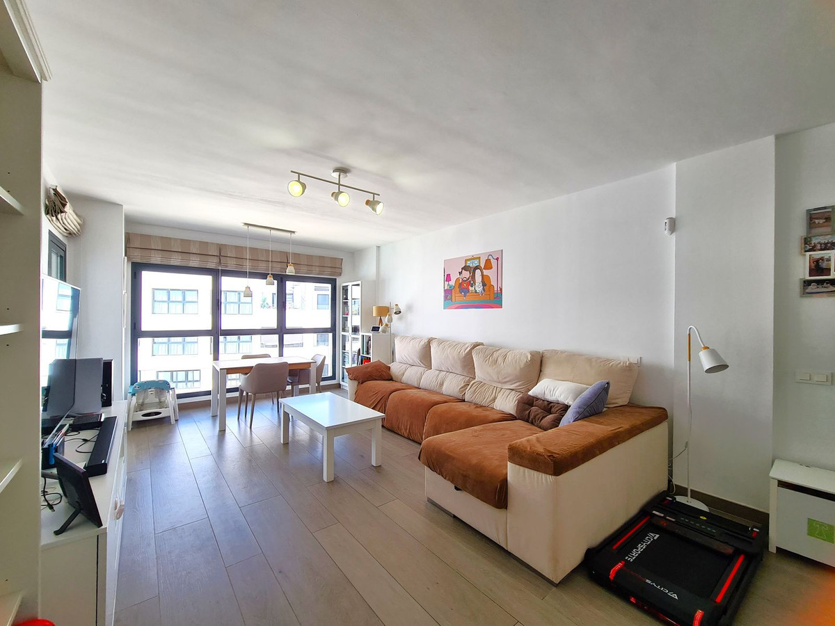 3 Bed, 2 Bath, ApartmentFor Sale, Estepona, Malaga