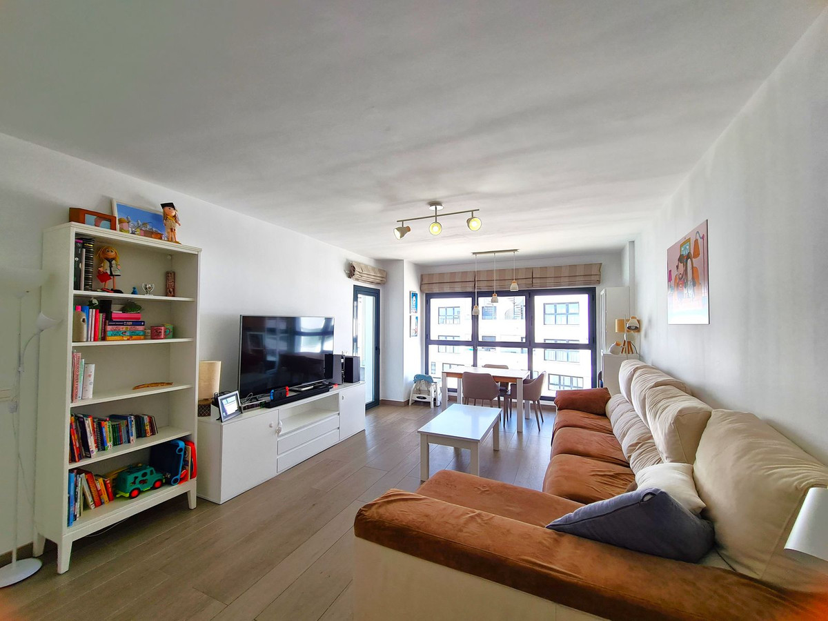 3 Bed, 2 Bath, ApartmentFor Sale, Estepona, Malaga