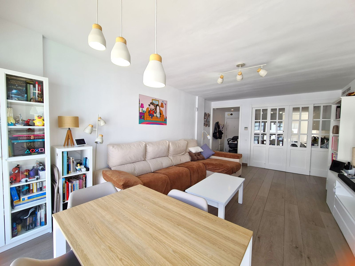 3 Bed, 2 Bath, ApartmentFor Sale, Estepona, Malaga