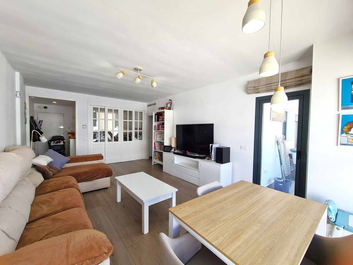 3 Bed, 2 Bath, ApartmentFor Sale, Estepona, Malaga