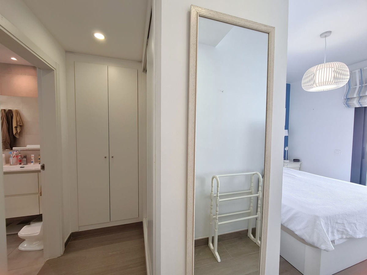 3 Bed, 2 Bath, ApartmentFor Sale, Estepona, Malaga