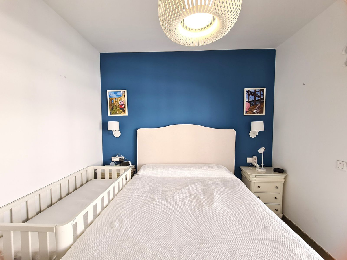 3 Bed, 2 Bath, ApartmentFor Sale, Estepona, Malaga