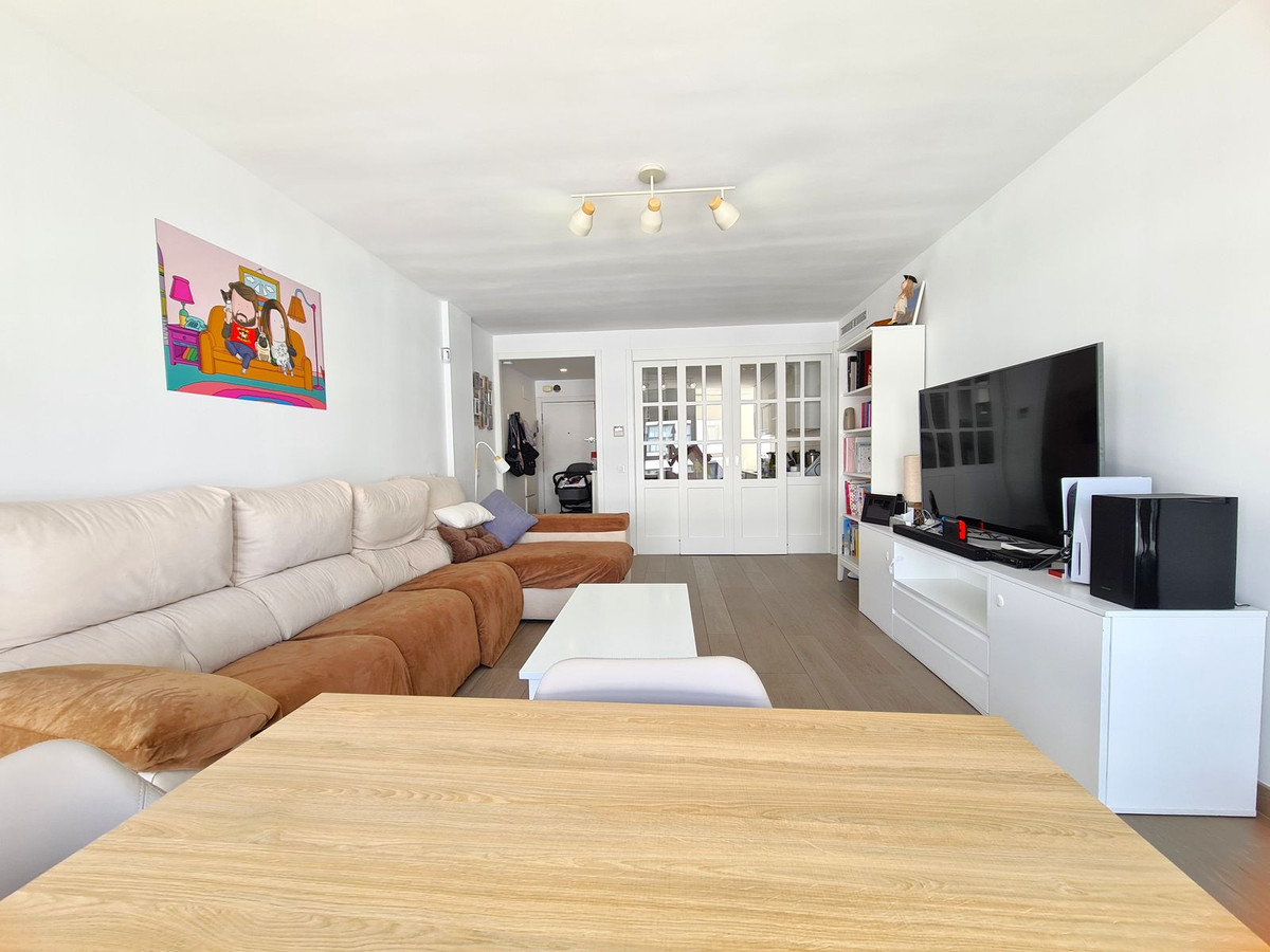 3 Bed, 2 Bath, ApartmentFor Sale, Estepona, Malaga