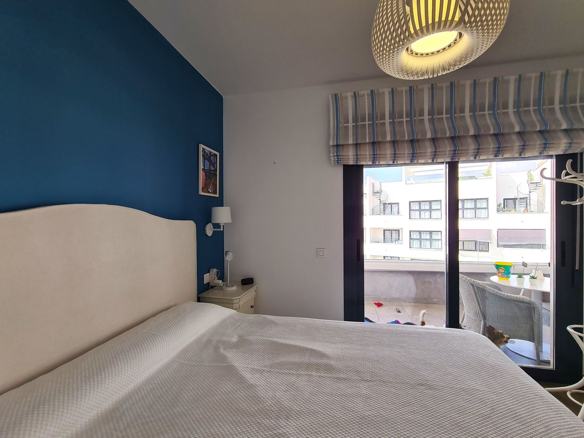 3 Bed, 2 Bath, ApartmentFor Sale, Estepona, Malaga