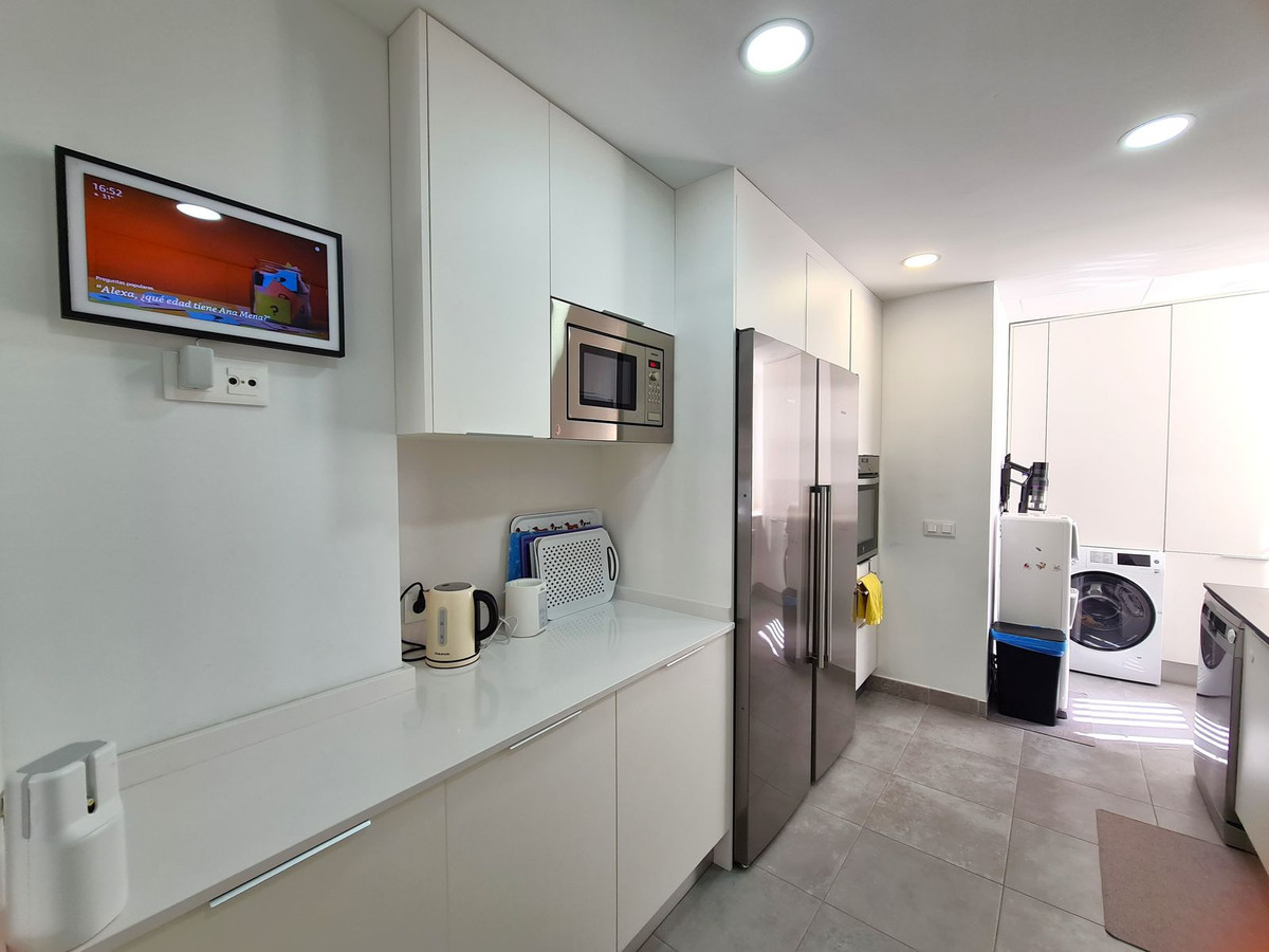 3 Bed, 2 Bath, ApartmentFor Sale, Estepona, Malaga