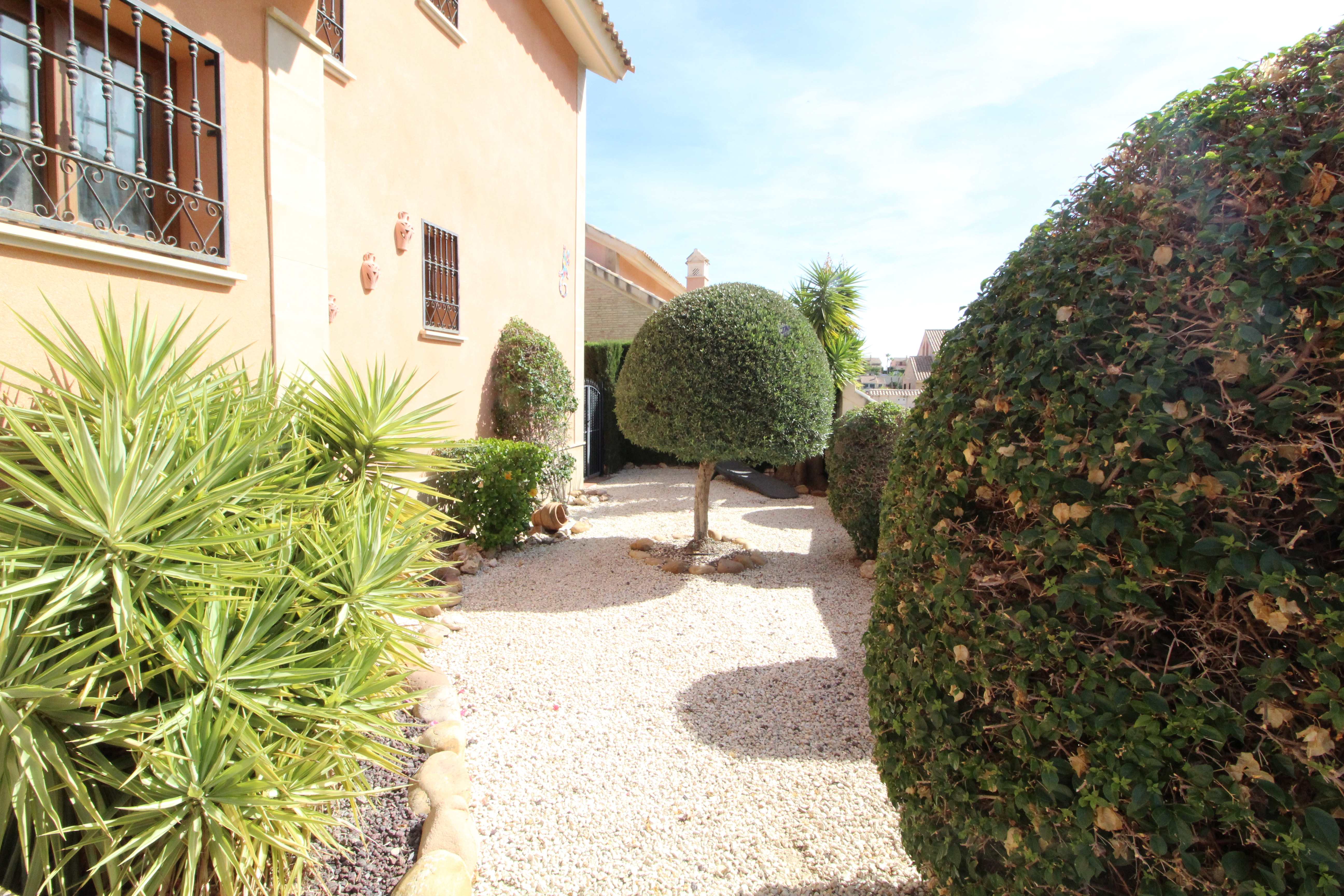 3 Bed, 2 Bath, HouseFor Sale, Algorfa, Alicante